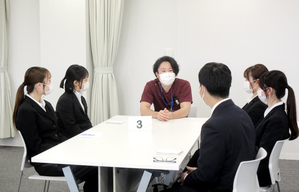 先輩看護師と意見交換会